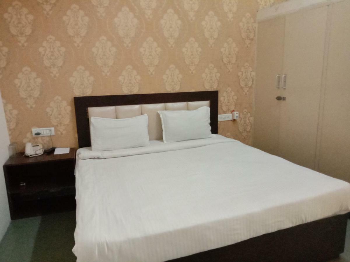 The Amsons Resorts Ludhiana Exteriör bild